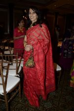 Shobha De at Sahchari foundation show by designer Meera and Musaffar Ali on 22nd Oct 2012 (179).JPG